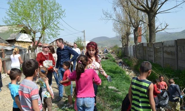 7.04.2016 Ziua curateniei in comunitatea de romi